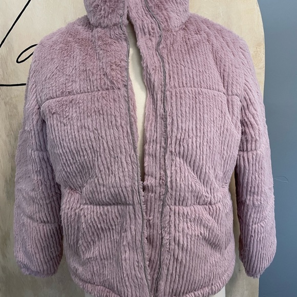 Pink faux fur jacket - Picture 6 of 8